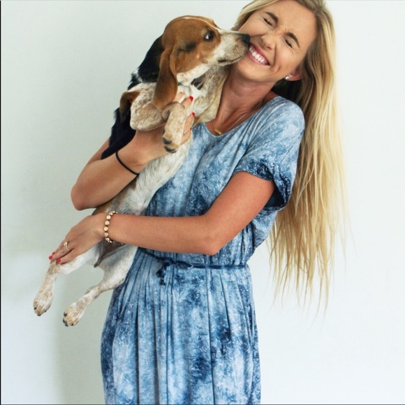 NWT Short Sleeve Blue & White Tie Dye Maxi Dress - Picture 2 of 3